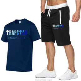 Tasarımcı Moda Giyim Erkek Trailsuits Tees tshirts gömlek şort kısa kollu tshirt seti yaz trend gevşek yakışıklı öğrenci moda seti rock hip h