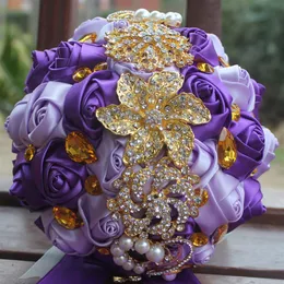 Purple Lilic Wedding Bouquets Symulacja Flower Flower Weddle Materiały sztuczne kwiaty złote dżernestony Słodkie 15 bukiety Quinceanera 234W