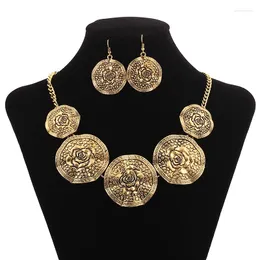 Kedjor lzhlq 2023 modemärke vintage runda hänge halsband kvinnor metall clavicle maxi smycken tillbehör