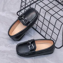 Barn casual skor platt baby pojkar skor mjuka loafers slip-on pu läderskor för barn mockasin storlek 21-30