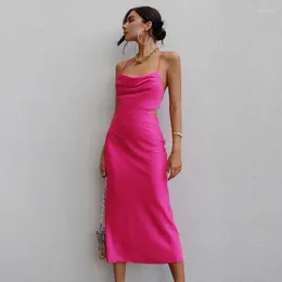 Roupa de banho feminina vestido de verão de verão biquíni cover up dress 2023 ins2023 sexy apertado rosa cetim sem costas amarrar sling sólido elastano praia