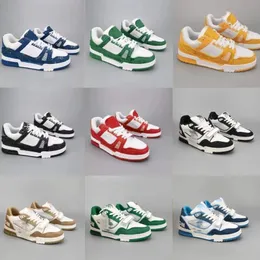 High Edition Trainer Sneakers Dunks Board Low Top platta klackar Rund tå Herr och kvinnor Unisex lyxdesigners Mode Fritidsskor Fabriksskor