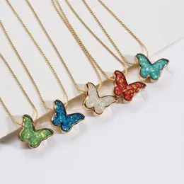 قلادات قلادة Rinhoo Multicolor Butterfly Necklace الإبداعية الرجعية سبيكة ألوان سبيكة الترقوة للبنات الإناث