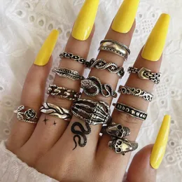 Anelli a grappolo da donna 13 pezzi teschio mano osso serpente fiore cintura foglia giunto anello set accessorio per le donne decorazioni naturali