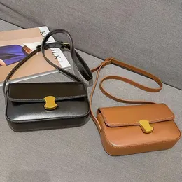 Дизайнеры кожи кожи женские сумки с подмышками сумочки высококачественные роскоши на плечах сумки Baguette кожаные простые кошельки кросс -кадри