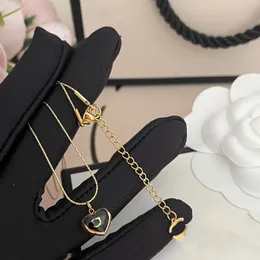 Lyxdesigner hänge halsband som aldrig bleknar länkkedja svart hjärta kvinnor män mode rostfritt stål uttalande bröllop par smycken x535