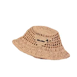 chapéu de caminhoneiro Chapéu de balde de design de luxo Chapéu de palha de verão Feito à mão com letras bordadas Adequado para viagens de verão na praia Bonito