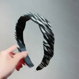 23ss mujer Banda para el cabello mujer accesorios de diseño marca Doble F letra cinta con diamante logo decoración diadema versátil Accesorios para el cabello mujer joyería a1