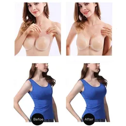 Breast Pad Womens Adhesive Sticky Bra Silicone Axelless Push Up Invisible Lifting Breast Pad återanvändbart bröstvårtskydd med främre drop 230621