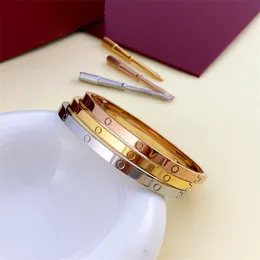 pulseiras de amor joias de ouro designer de pulseira de parafuso pulseira de charme presentes de aço inoxidável material não é alérgico ou desbotado prata rosa mulheres homens amantes pulseira