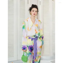 Kvinnors sömnkläder 2 stycken Set Women Akvarelltryck Långärmad pyjamas Spring Diamond-Errusted Large Lapel Silk Home Clothes Suit