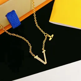 Fadeless Charm Armband Designers 18K Gold Plated Luxury V Letter Fashion Women Love rostfritt stål armband bröllopsfest smycken gåva
