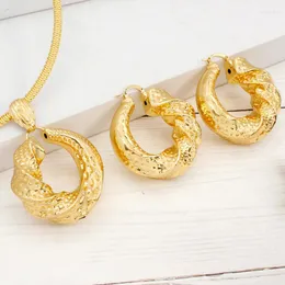 Halsband örhängen set brasilianska smycken för kvinnliga afrikanska dubai oregelbundna vridna pendellpartibröllop gåvor