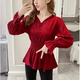 البلوزات النسائية #4003 Red Green Basic Blouse Ruffles Sexy V أزرار الرقبة الأزرار الكورية النمط الأنيق القطن Femme الأكمام الطويلة 2023