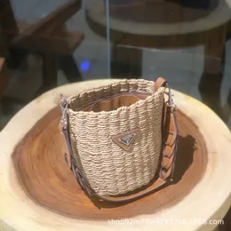 Bolsa tecida estilo feriado de verão Bolsa de palha francesa nas axilas Bolsa estilo feriado Bolsa de ombro com notas de mão Bolsa de praia vintage