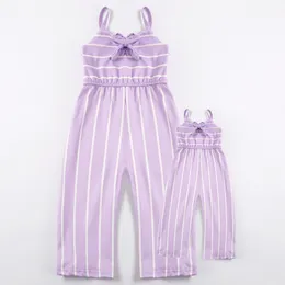 Familjsmatchande kläder Girlymax Baby Girls Mommy Me Boutique Children Kläder ärmlös Milk Silk Lavender Stripe Jumpsuit 230621
