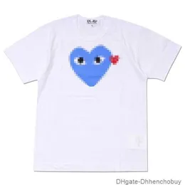 23SS Designer Tee Erkek Tişörtleri CDG Com Des Garcons Küçük Kırmızı Kalp Oyun Tişört Beyaz Erkek Orta Tee