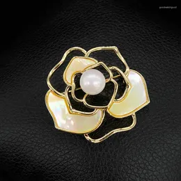 Brooches SINZRY Arrival Creative Fashion Jewelry Simulated Pearl Flower Natural Shell Suit For Women