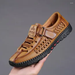 Sandálias ocas de couro plataforma macia 2024 Handmade Sole Top Male Sapatos Male Non Slip Man Footwear Zapatos Hombre 129 905