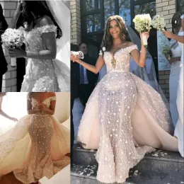 Saudi-Arabien, volle Spitze, Meerjungfrau-Hochzeitskleid mit abnehmbarer Schleppe, sexy, schulterfrei, 3D-Blumen-Brautkleid, bezaubernde lange Robe