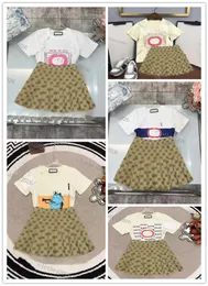 23 Nya kläduppsättningar Baby Girls Designer Dress Suits Kids Luxury Clothing Set Girls Kirt Childrens Classic Cloths Set Letter Clothing Half Sleeve Suits Top Brand