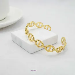 Wholesale H Home Designer Bracelets for sale Pig Nose Bracelet Copper Plated 18K Real Gold Color Preserving Metal Advanced Sense Fashion Chain Hand With Gift Box