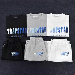 Trapstar Mens Shorts and T -Thirt Zestaw Trapstar Tracksuit Designer Pary Haft Haftowe