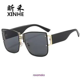 8A Jakość projektant H Home Okulary przeciwsłoneczne w sprzedaży moda Mężczyźni i kobiety na świeżym powietrzu Family Street Family Duże ramy metalowe szklanki z pudełkiem na prezent