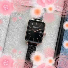 Womens Watch Designer Watches High Quality Luxury Limited Edition Armbandsur 34mm rostfritt stål kvarts-batterit titta på Montre de luxe gåvor