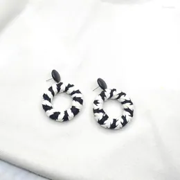 Dangle Earrings Fashion الهندسي الجولة القلادة المخطط للنساء للنساء الصيف البسيط كبير الكوريين الطويل الطويل