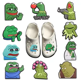 Cartoon Buckle JIBZ Clog Fit Wristbands Frog Tea Heart Gun diy Croces Charms Decorations Hole Kids Shoes Enfeites