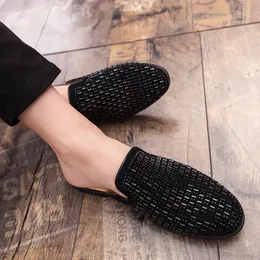 Erkekler Siyah Rhinestone Mule Maskulino Sıradan Ayakkabı Erkekler Mokasen Terlik Pria Sapato Maskulino Flats Sosyal Couro