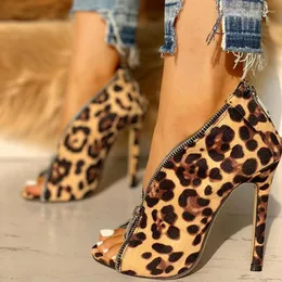 Sexiga höga klackar kikar sandaler tå kvinnor med zip mode leopard korn svart stor storlek festskor avslappnad kontor