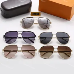 Tasarımcı Güneş Gözlüğü Kadın Gözlük Lüks Zarif Vintage Güneş Gözlüğü Altın Graved Mektuplar Goggles çok renkli gözlük kutu fabrikası toptan tonları