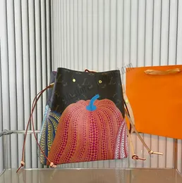 Designer 2023 YK Luxurys Designers Women UpScale Totes Shopping Bags Yayoi Kusama Pumpkin Handbag Shouder Crossbody Bag äkta läderdamer