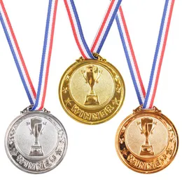 Zwycięzca Złote Medals Trophy Awards z Lanyard Ribbon Sports Game Dziecięce wydarzenia w klasie konkursy