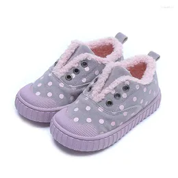 Athletic Shoes Cozullaa Kids Girls 2023 Autumn Winter Warm Polka Prickar Bomull Chilldren Fashion Sneakers Flat Canvas Storlek 21-30