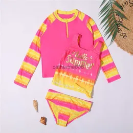 2022 Nya surfkläder badkläder kostym Tredelar Fashion Flowers Swimits Girls Summer Beach Wear Children Bading Suit L230625