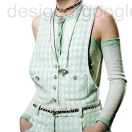 Two Piece Dress Designer 23SS Women Designer Set Knits Duits med brevknappar Girls Runway Luxury Brand Tee Vest Crop Tops Camisole och Overleeve