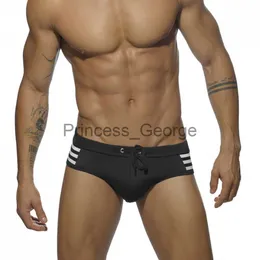 Costumi da bagno da uomo Estate Costumi da bagno da uomo Sexy Vita bassa Slip da bagno ad asciugatura rapida Pouch Pad Costume da bagno Moda maschile Sport Spiaggia Surf Trunks x0625 x0625 x0625 x062