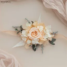 Torkade blommor bevarade ros små blommiga blommig äktenskap tillbehör diy hantverk handgjorda mini bukett handledscersage brudgummen dekor