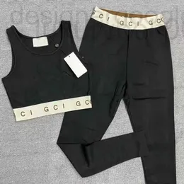 Kadın İki Parça Pantolon tasarımcısı Tasarımcı 2023 Yeni Moda Yüksek Bel Uzun Kollu Mektup Baskı Kırpma Üst T-Shirt ve Tayt Spor Yoga Setleri