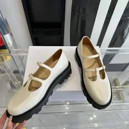 الموسم الجديد SS23 Logo Classic Loafers Foot Set مجموعة رقيقة الفرقة ، معدنية صغيرة مصمم أحذية مصنع الأحذية مع مربع