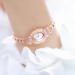 女性の時計Wwoor Luxury Women Watch Top Brand Fashion Stainless Steel Diamond Ladies Quartz Wristwatch Montre Femme Beautiful230626