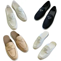 Üçgen logo terlikleri patent deri tasarımcı ayakkabıları lüks kadınlar sıradan ayakkabılar erkekler süet platform ayakkabıları metal mektup açık hava ayakkabıları çiftin tarzı slip olmayan moda