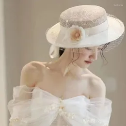 Basker elegant brudhuvudstycke med slöja jazz fascinator hatt bröllop hår tillbehör po pillbox fest fedora chic
