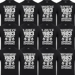 Camisetas masculinas Tenho 18 anos e 22 anos de experiência em 1983, novembro, setembro, outubro, dezembro, janeiro, fevereiro, março, abril, maio, junho, julho, agosto, 40º de agosto.