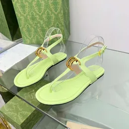 SANDÁLIA DE DESENHO FEMININA DUPLA THONG Couro verde claro branco preto Ferragens douradas sapatos de luxo Chinelos de praia 02