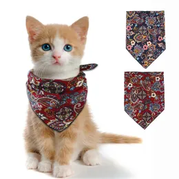 100pcs retro świąteczny pies bandanas trójkąt pet szalony trwały tkanina bandana dla małych średnich kotów psów dla zwierząt domowych