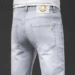 Designer de jeans masculino Novo jeans masculino pés pequenos fino marca de moda transmissão ao vivo cinza claro lavado calças versáteis homens 3JLW